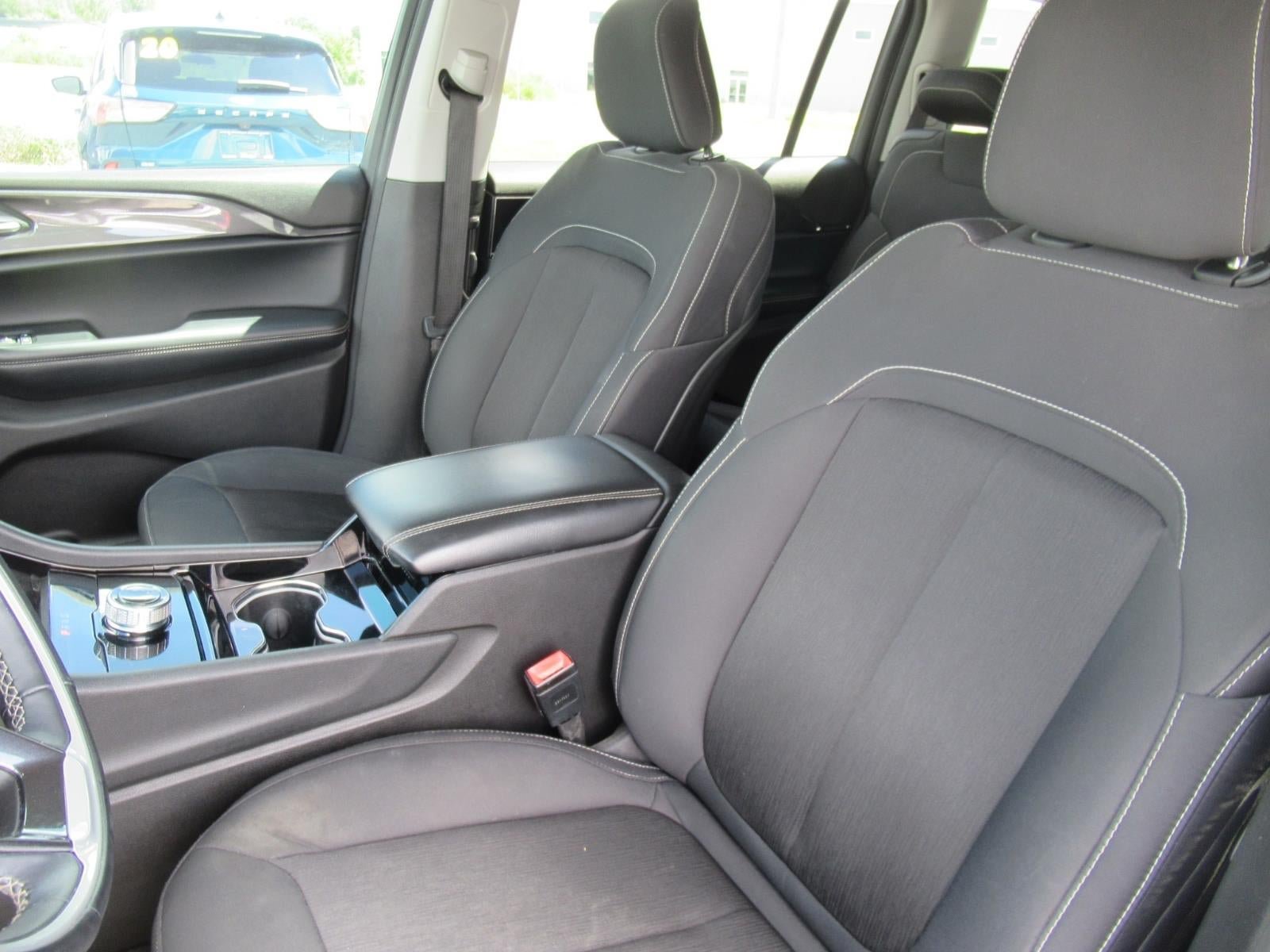 Used 2021 Jeep Grand Cherokee L Laredo w/ Luxury Tech Group I RWD image 19