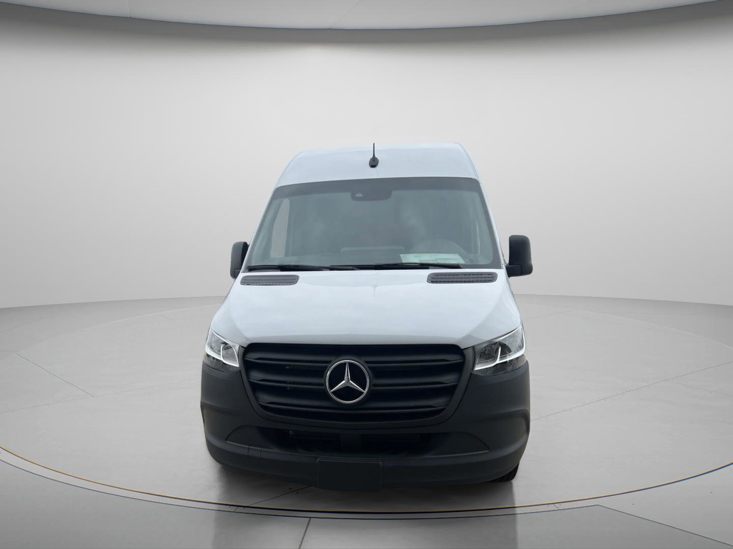 Used 2024 Mercedes-Benz Sprinter 2500 image 8