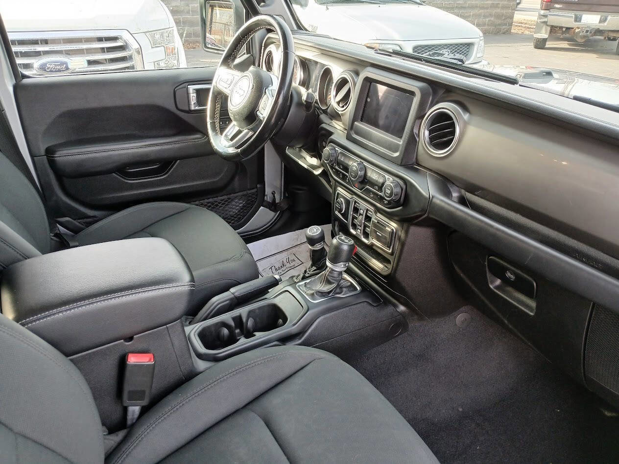 Used 2020 Jeep Wrangler Unlimited Sahara image 8