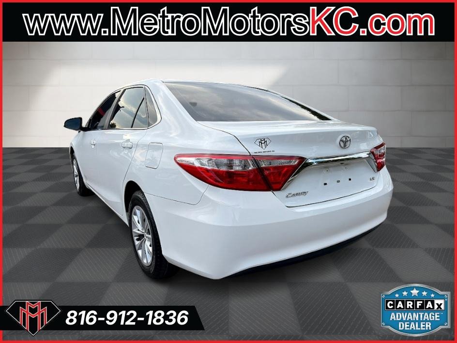 Used 2016 Toyota Camry LE image 5
