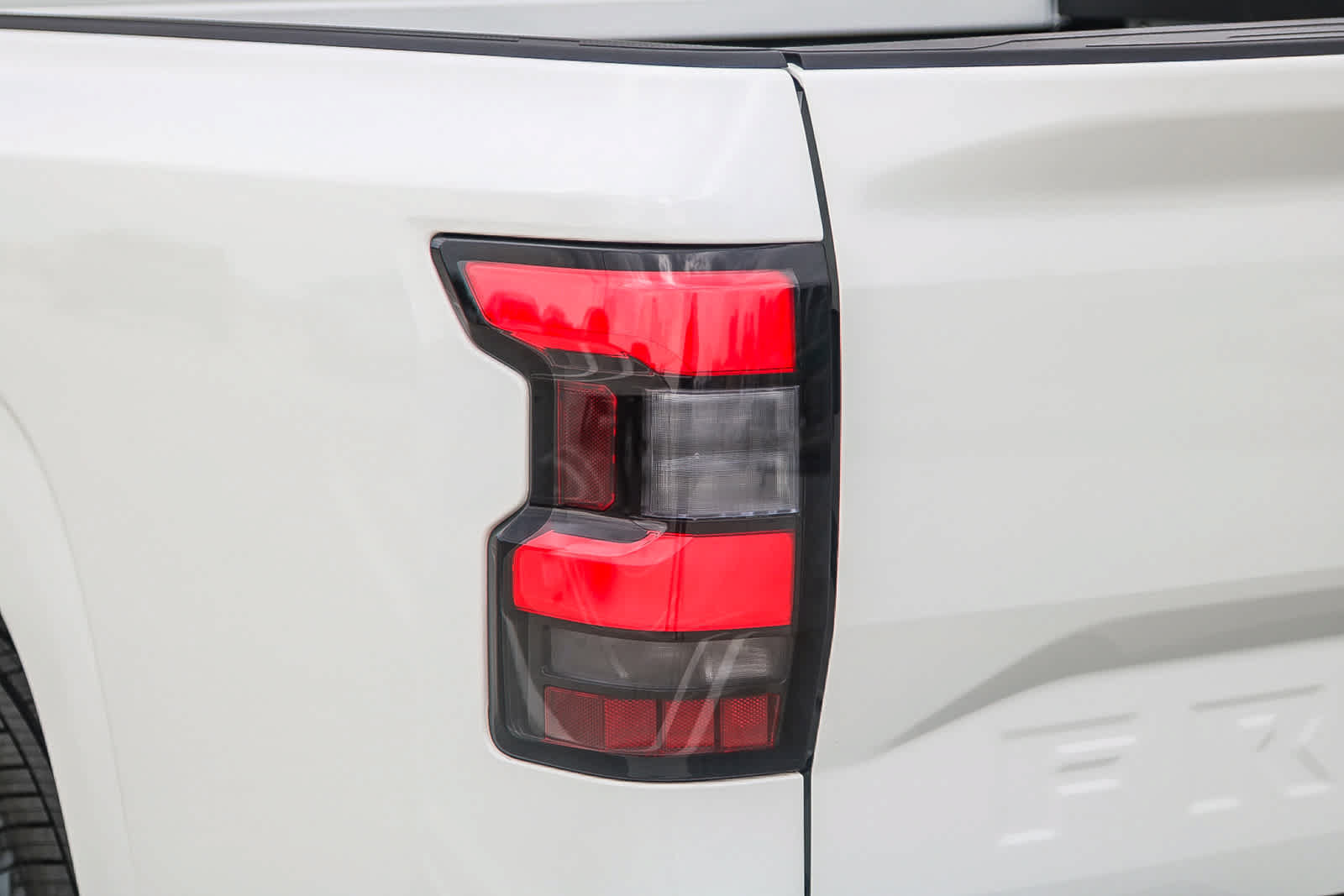 New 2025 Nissan Frontier SV w/ SV Convenience Package RWD image 9