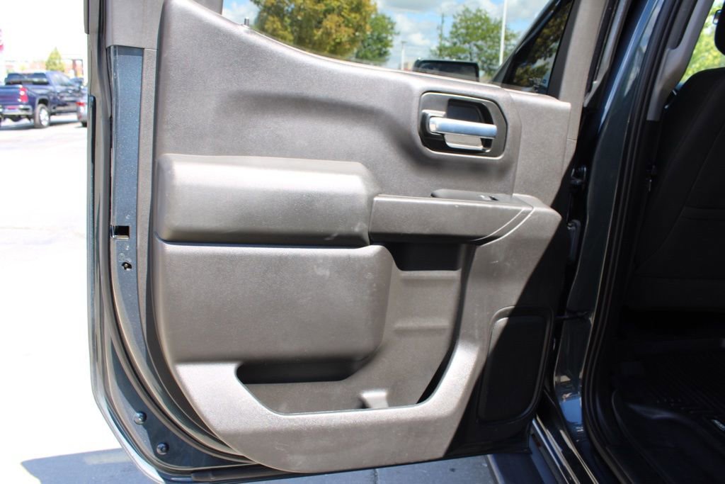 Used 2020 Chevrolet Silverado 1500 LT image 25