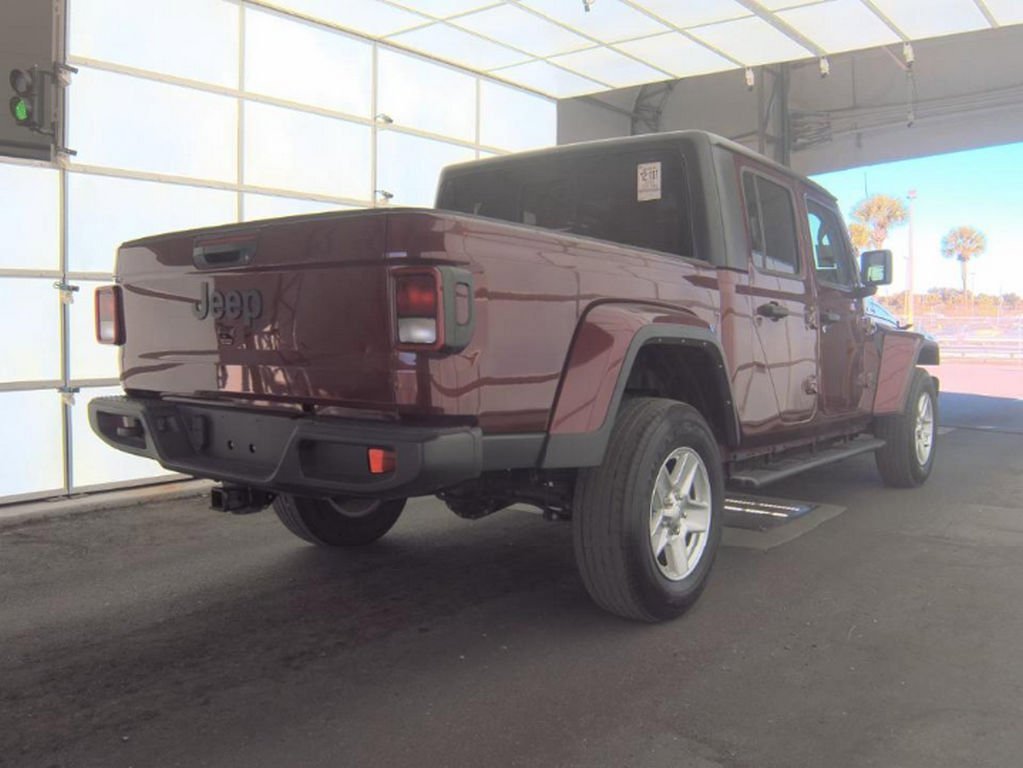 Used 2022 Jeep Gladiator Sport image 4