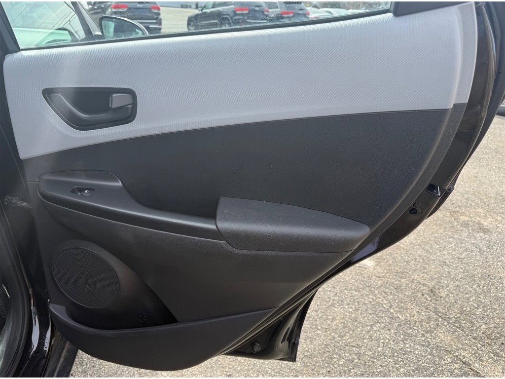 Used 2021 Hyundai Kona SE AWD/4WD image 32