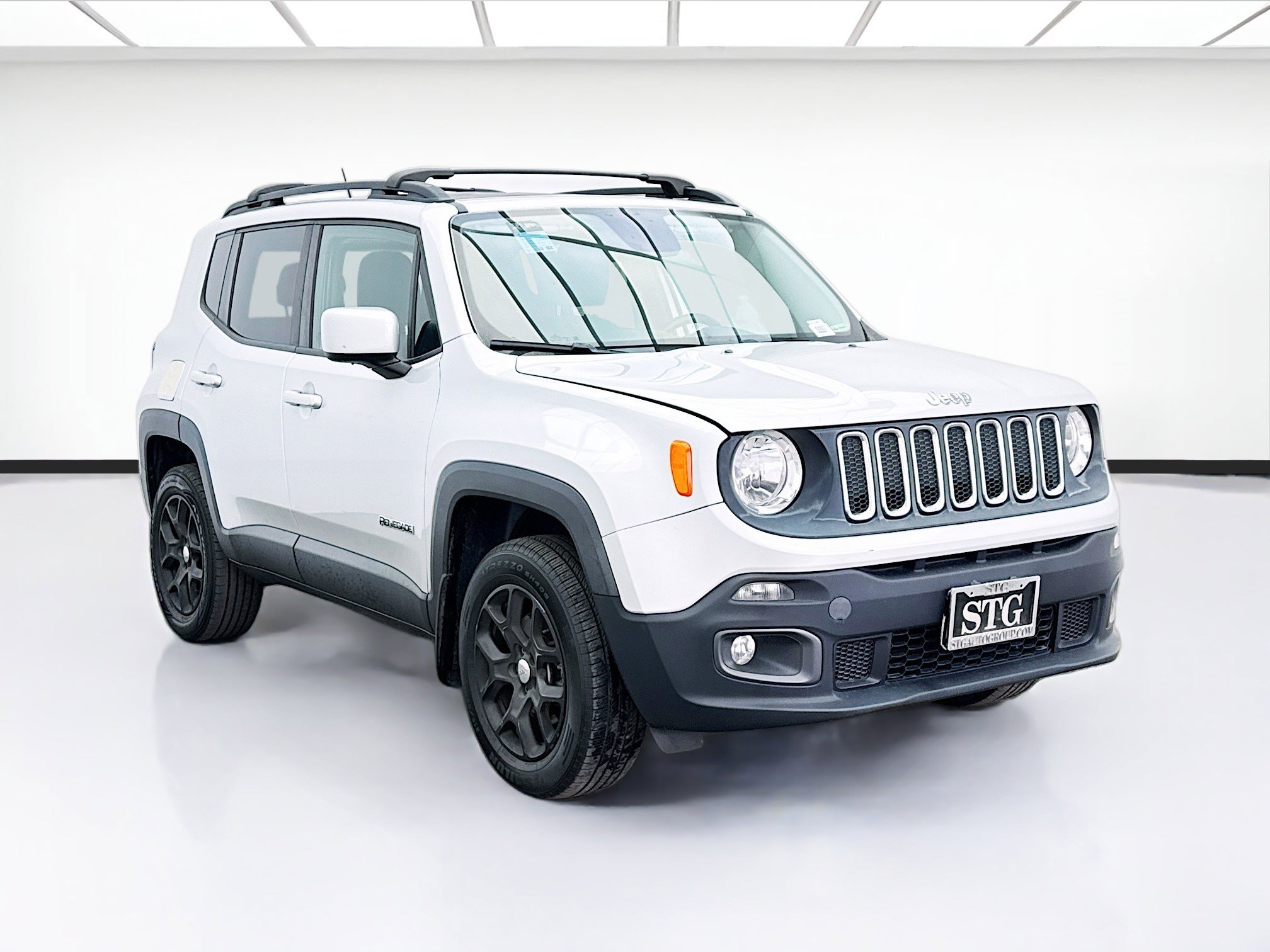 Used 2015 Jeep Renegade Latitude image 3