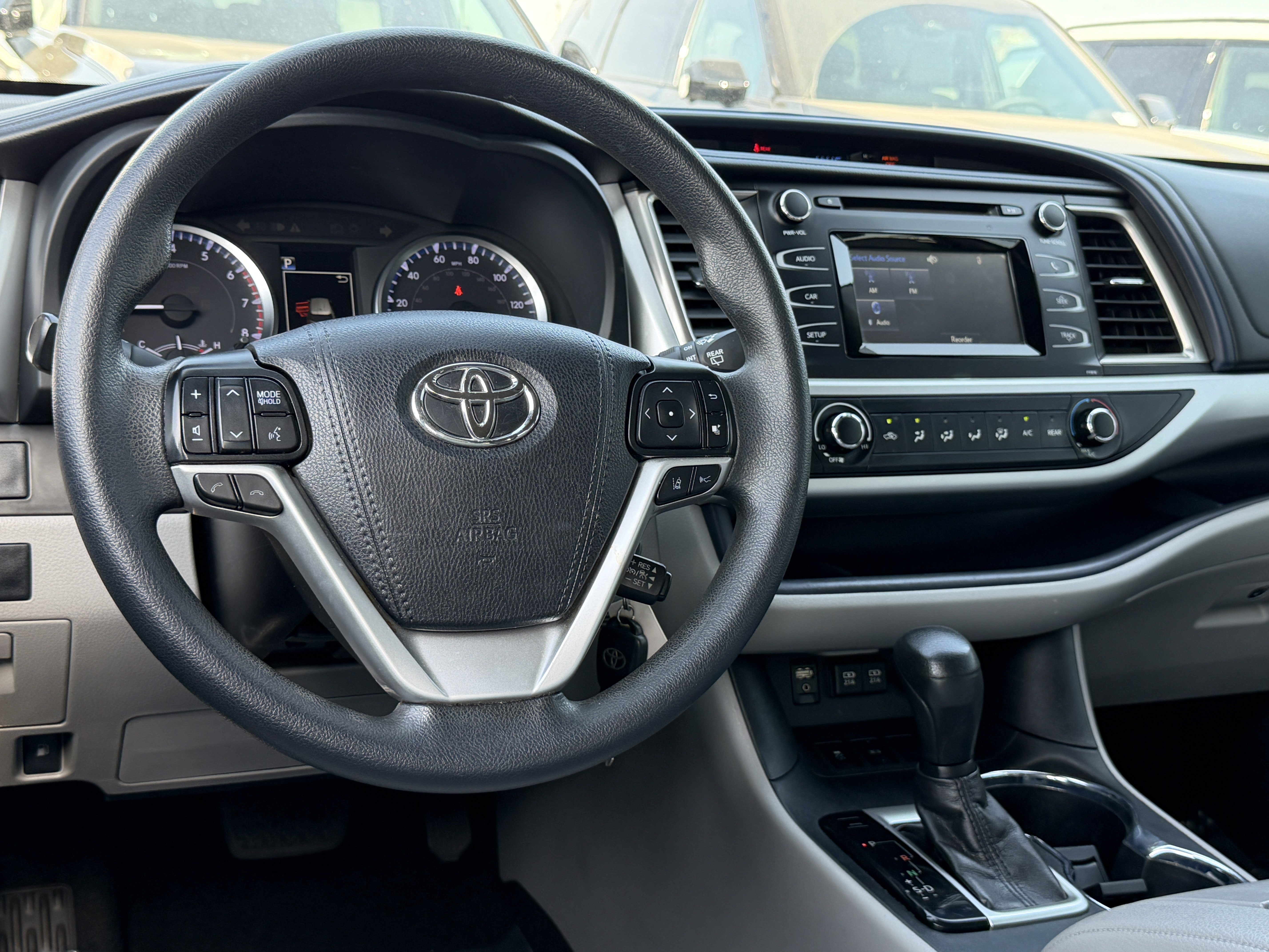 Used 2019 Toyota Highlander LE FWD image 23