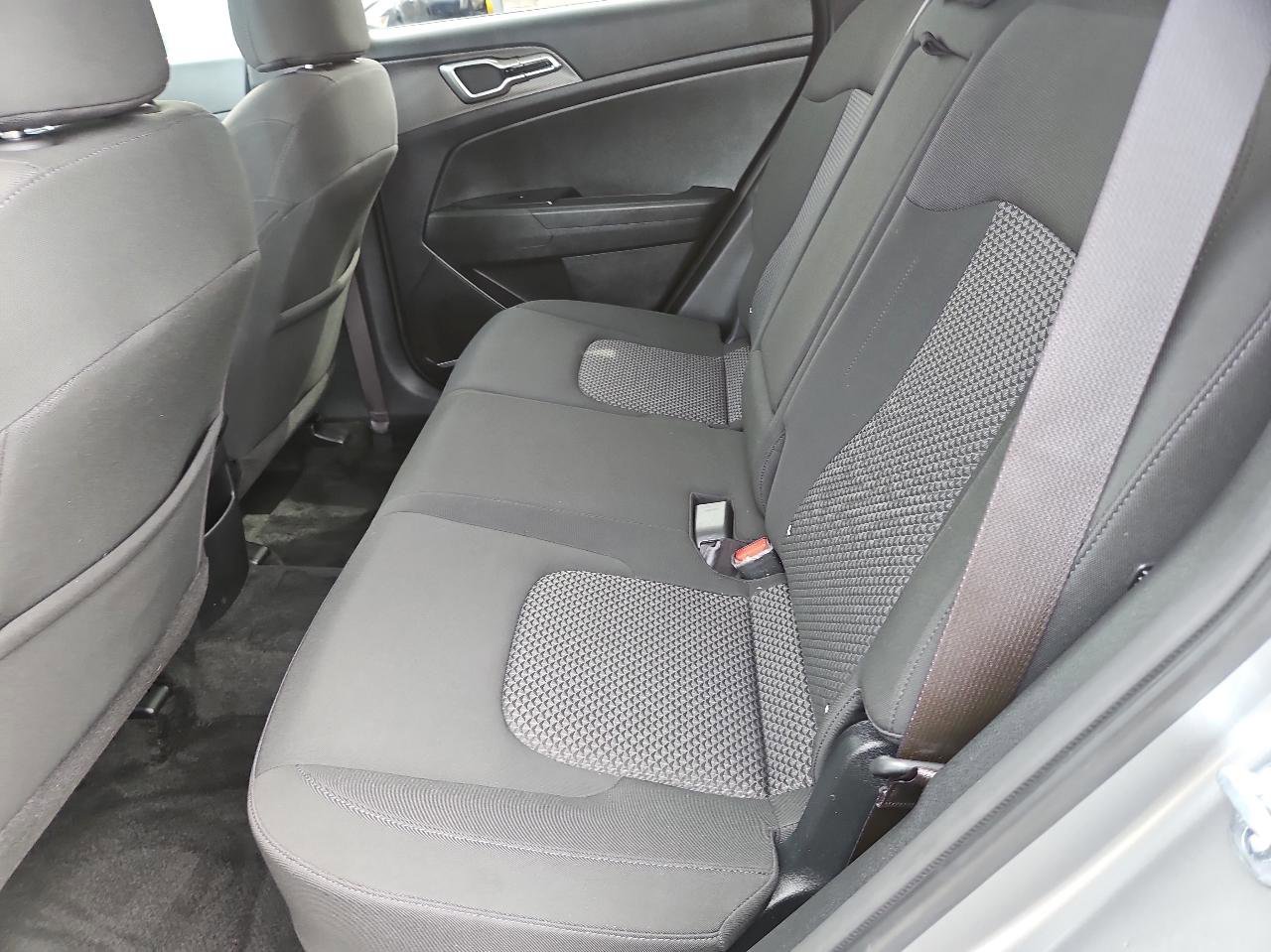 Used 2023 Kia Sportage LX image 20