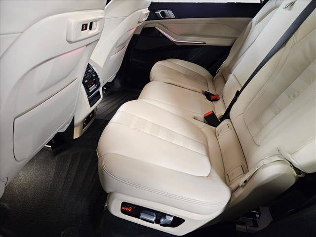 Used 2021 BMW X7 xDrive40i w/ Premium Package AWD/4WD image 17
