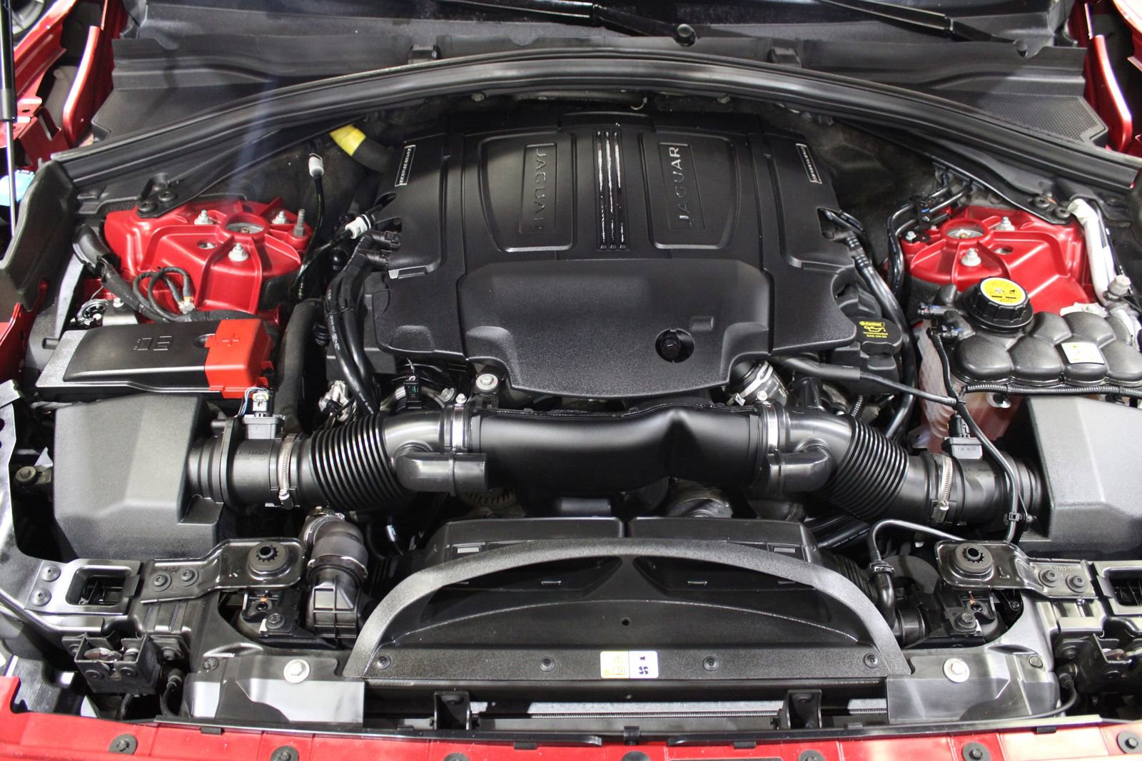 Used 2017 Jaguar F-PACE Prestige image 37