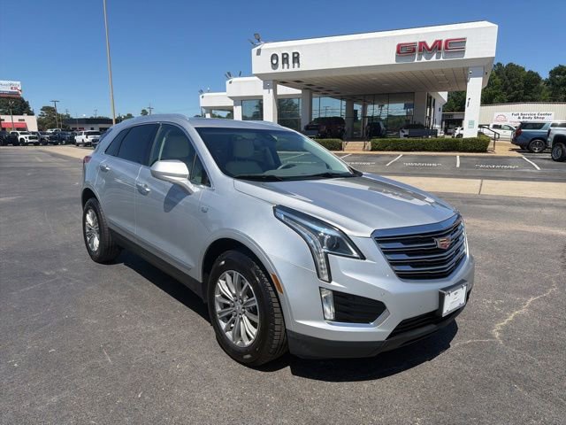 Used 2017 Cadillac XT5 Luxury w/ Driver Awareness Package FWD image 4