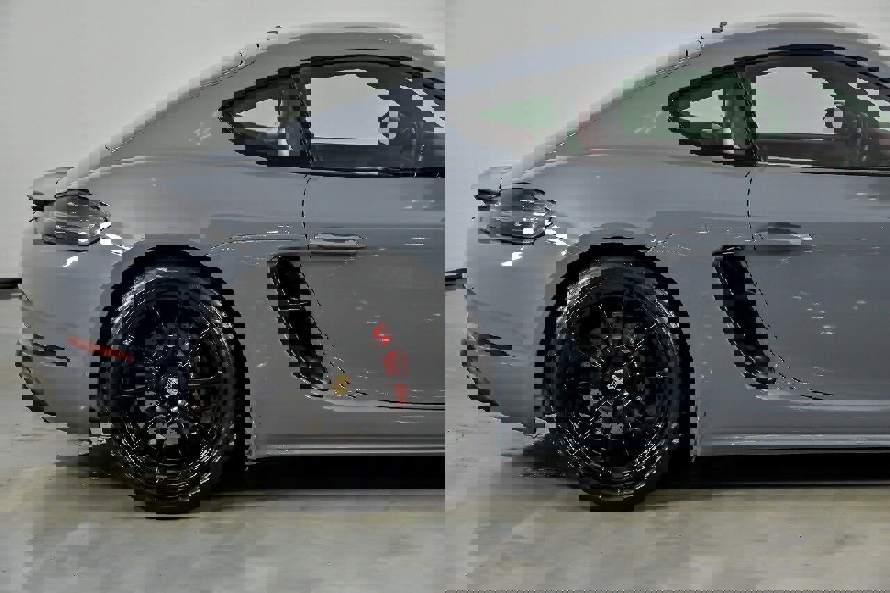 Used 2023 Porsche 718 Cayman GTS RWD image 13