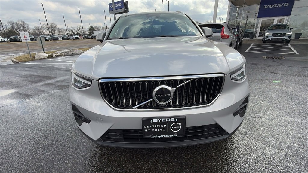 Certified 2025 Volvo XC40 B5 Plus image 33