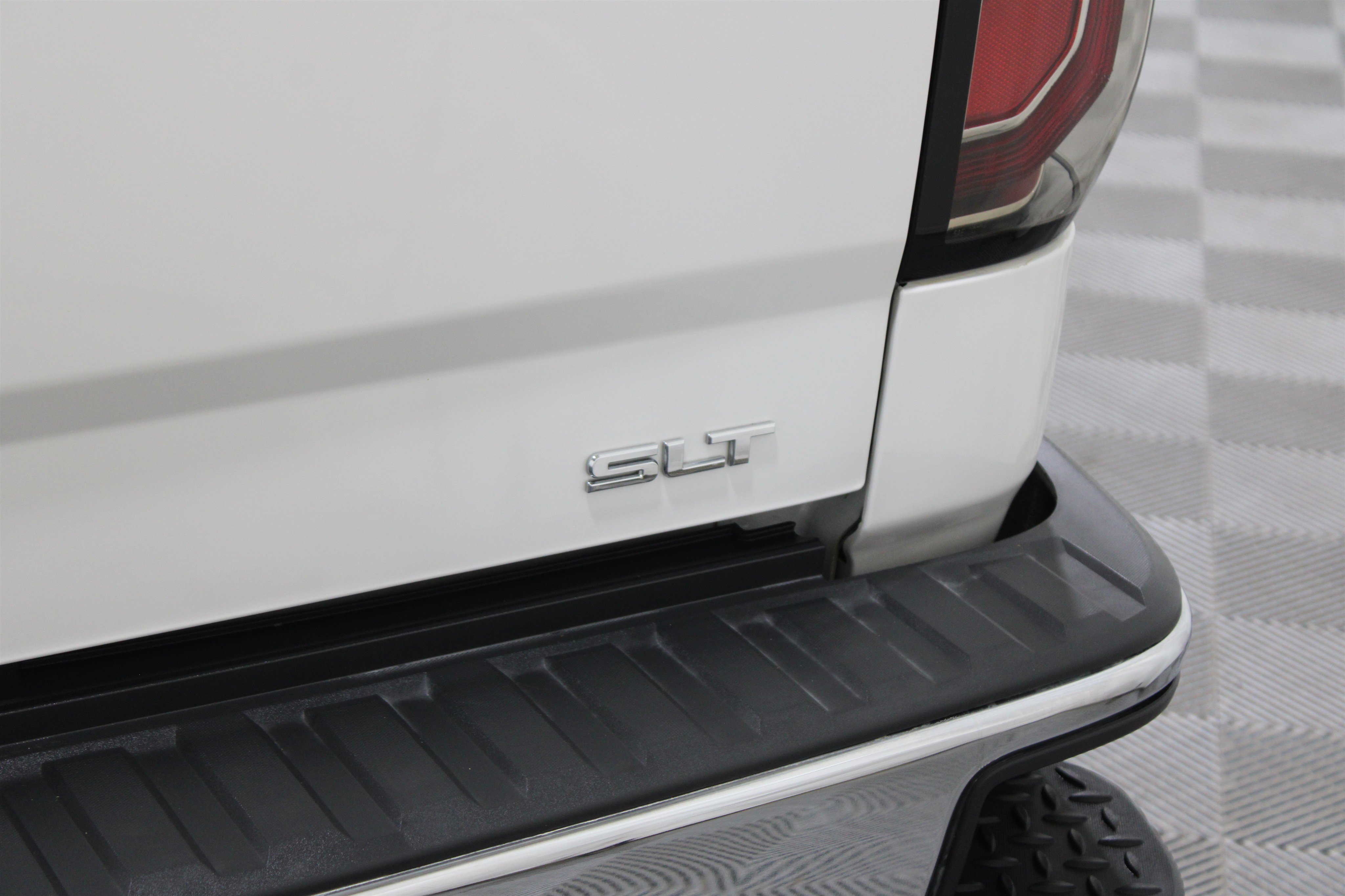 Used 2018 GMC Sierra 1500 SLT w/ SLT Premium Package image 32