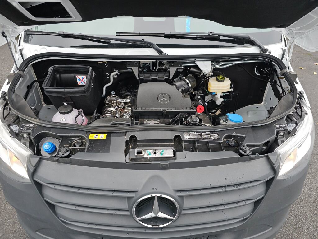 New 2025 Mercedes-Benz Sprinter 2500 image 10