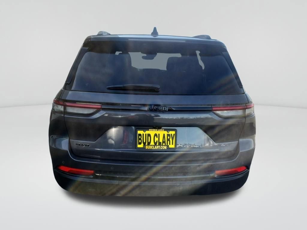 Used 2024 Jeep Grand Cherokee Altitude image 5