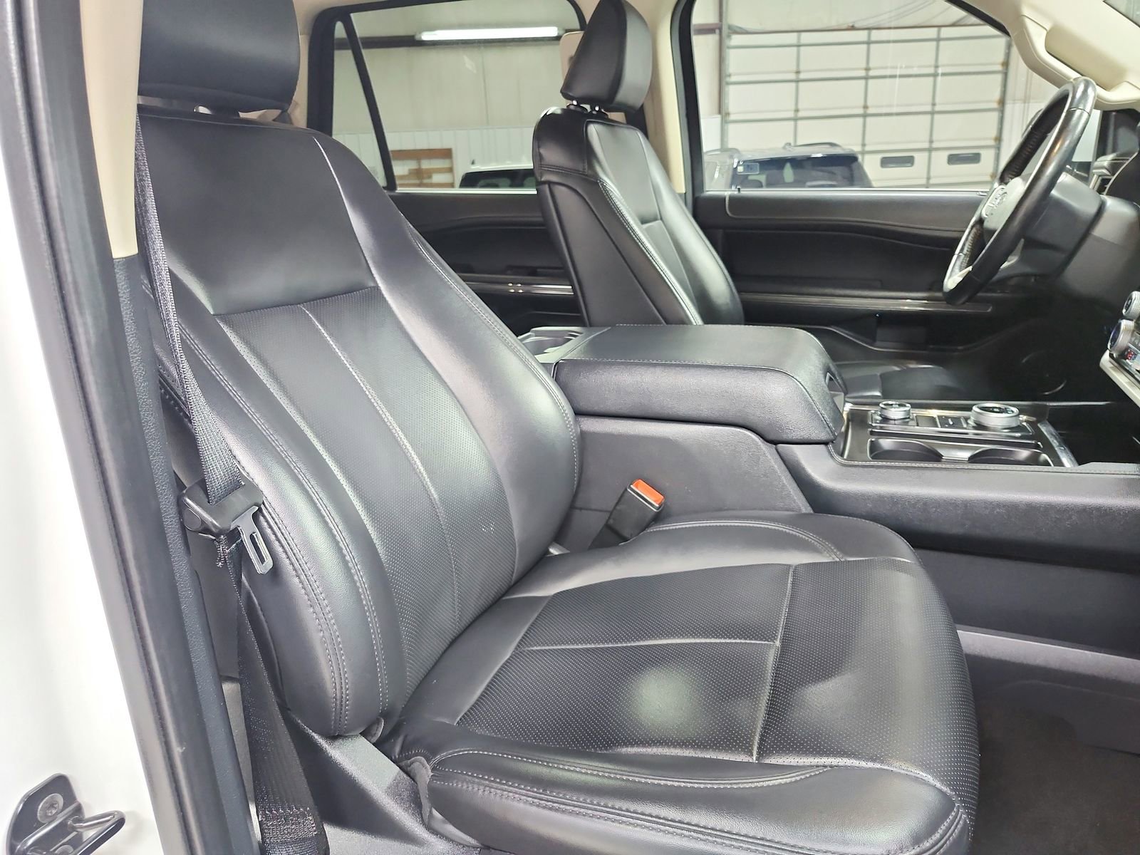 Used 2024 Ford Expedition XLT image 40