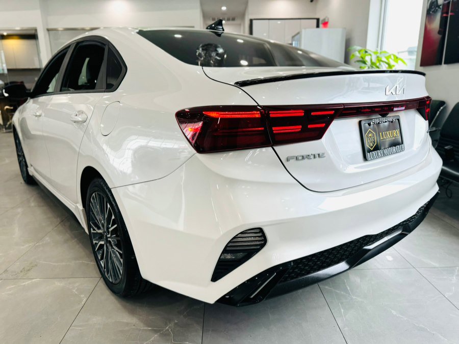 Used 2023 Kia Forte GT-Line w/ GT-Line Premium Package image 5