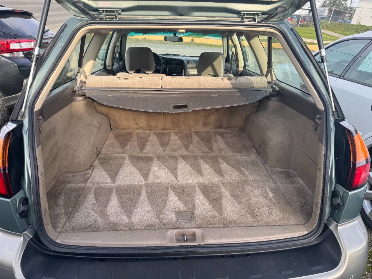 Used 2003 Subaru Outback Wagon image 16