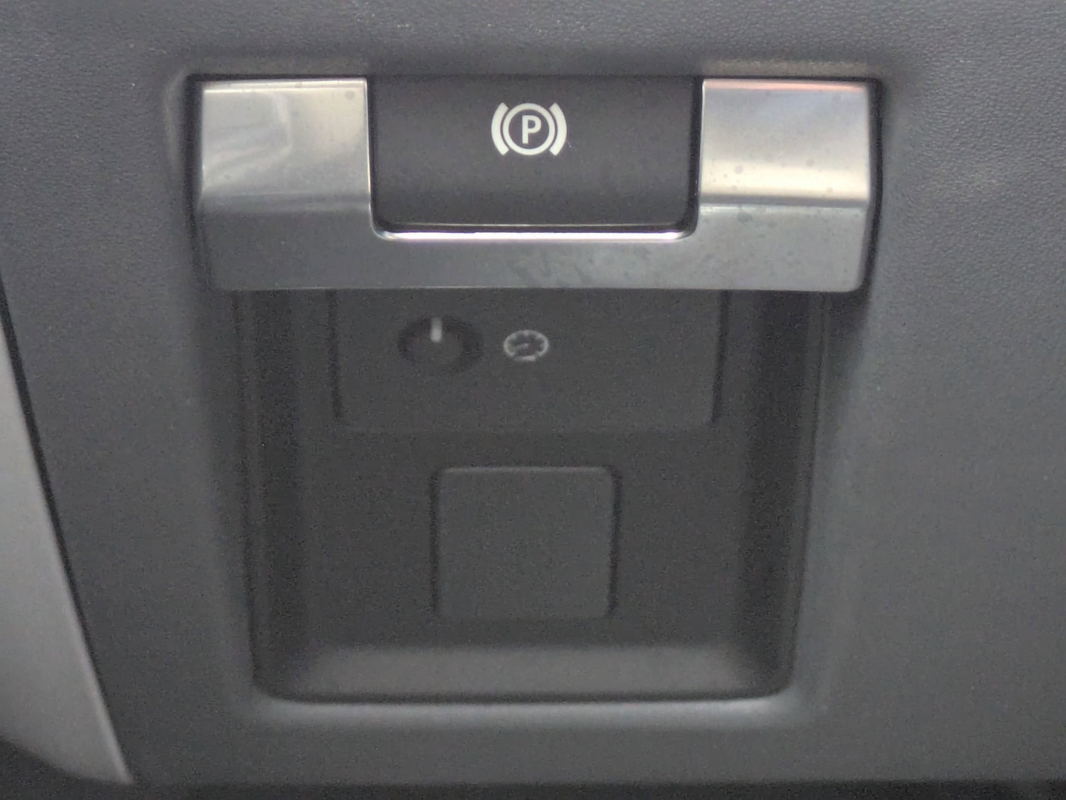 Certified 2024 Land Rover Defender 110 S image 19