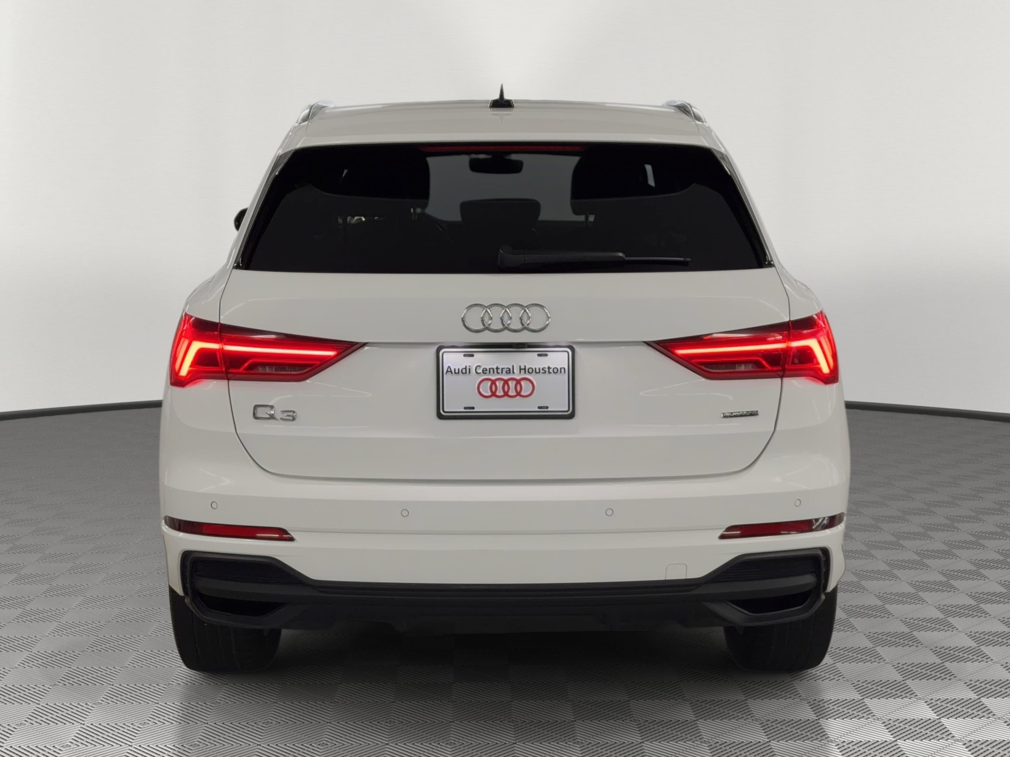 Certified 2023 Audi Q3 2.0T Premium AWD/4WD image 10