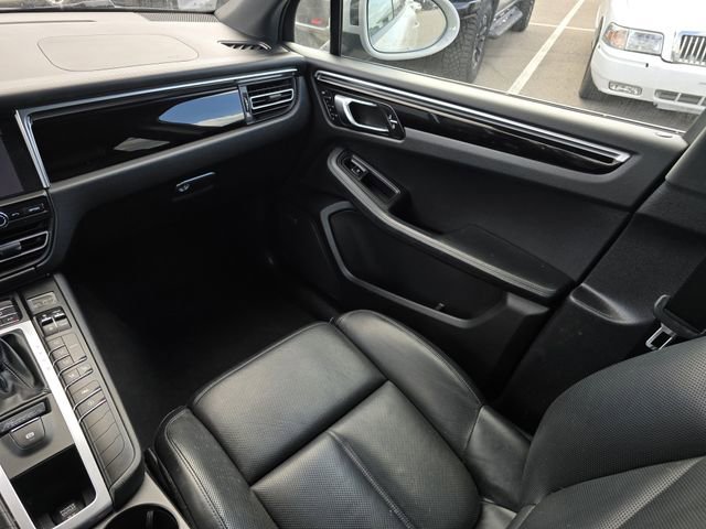 Used 2021 Porsche Macan image 20