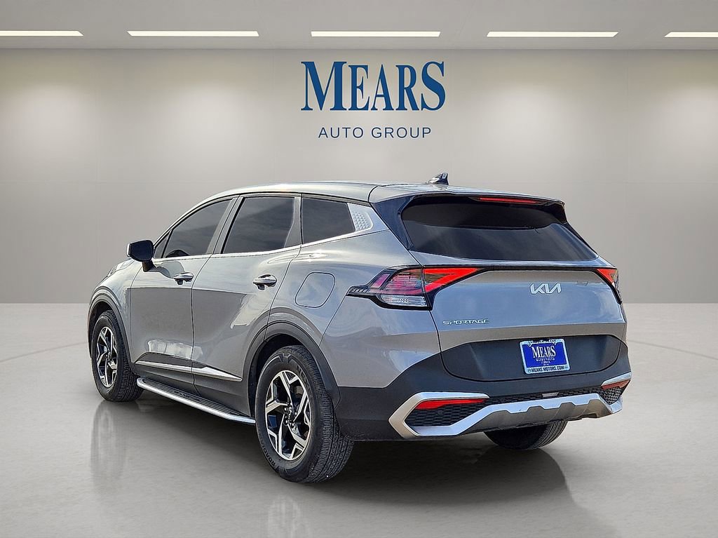 Used 2024 Kia Sportage LX image 3