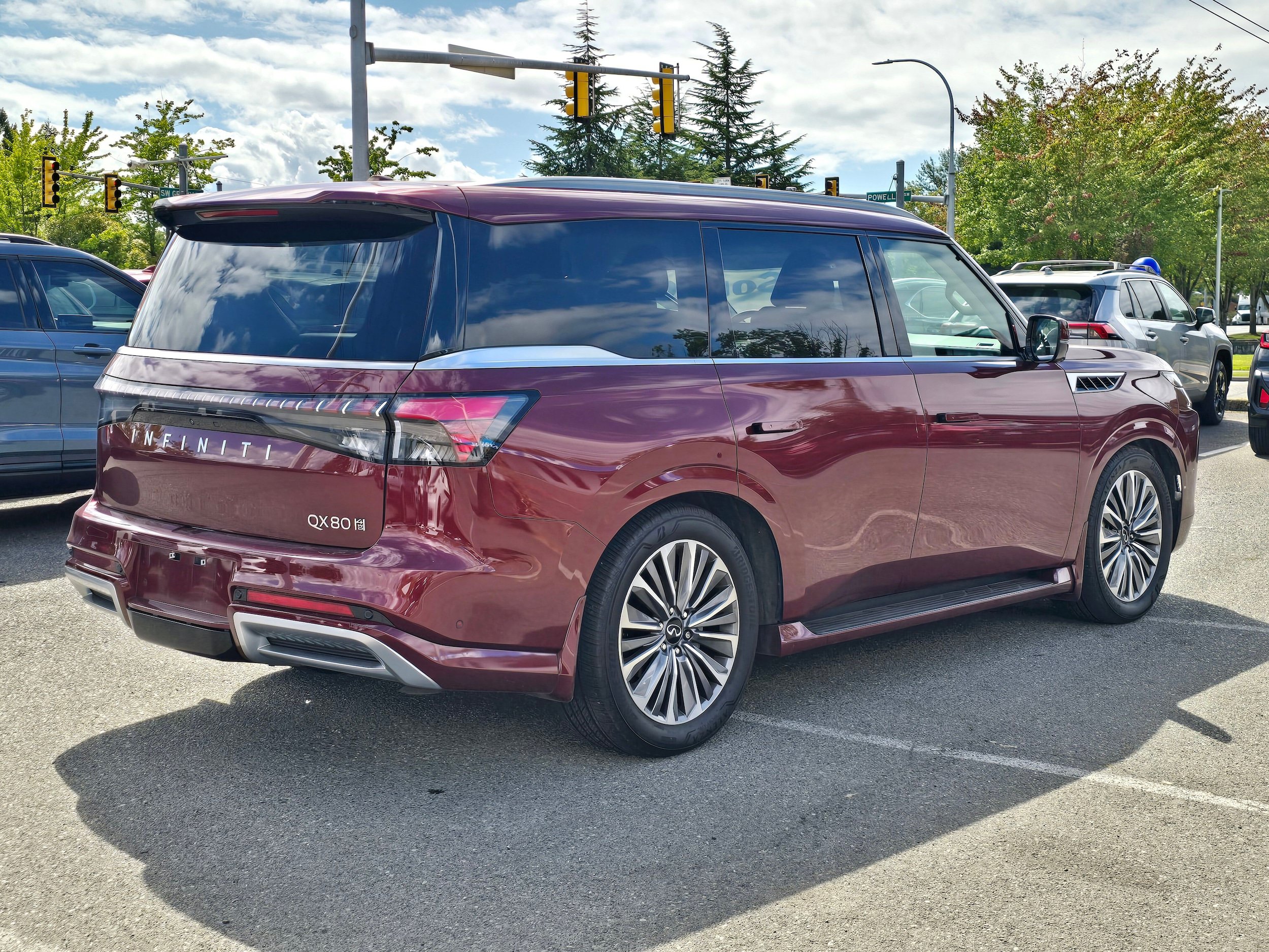 Used 2025 INFINITI QX80 Luxe AWD/4WD image 5