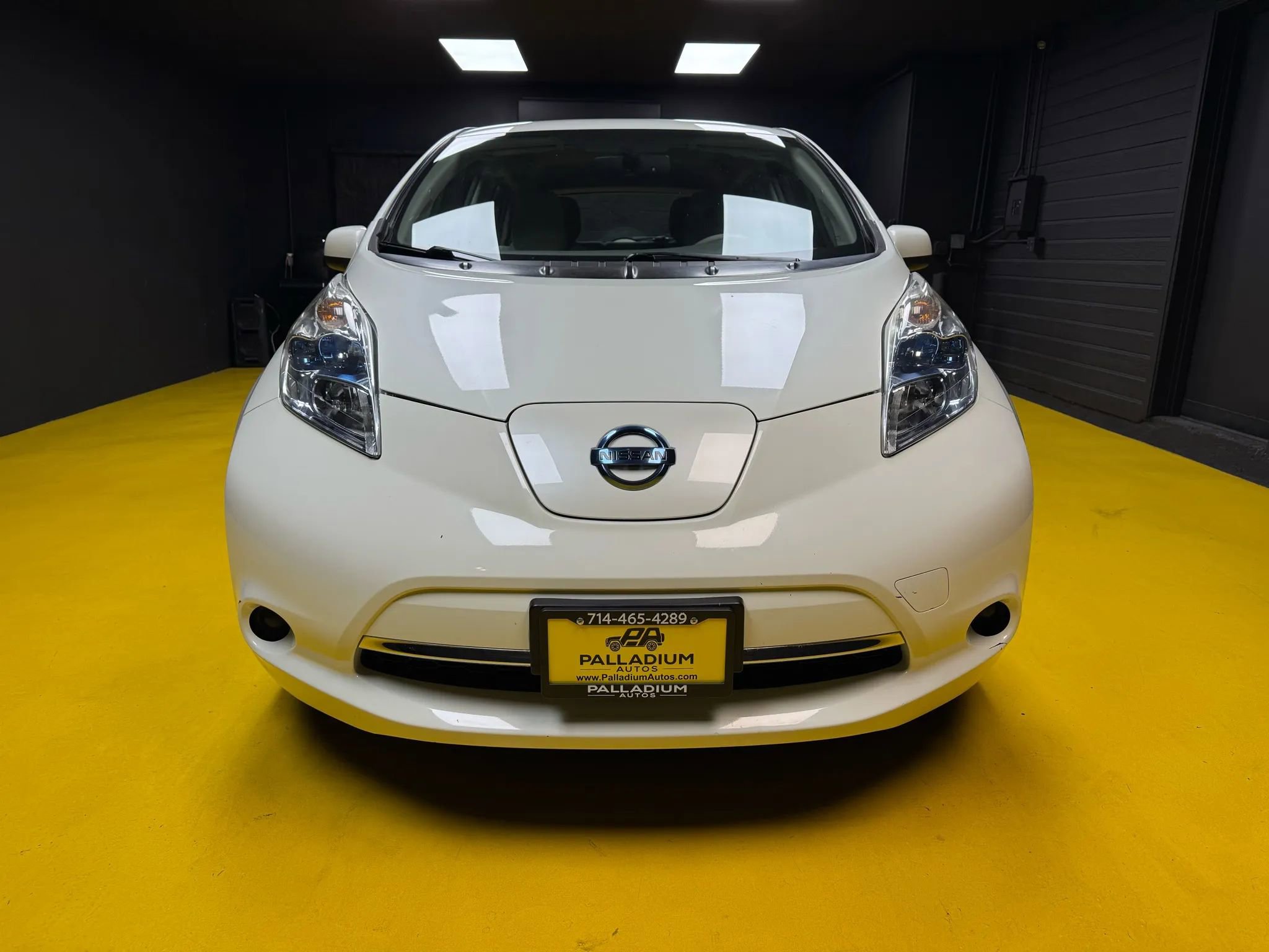 Used 2012 Nissan Leaf SV image 2