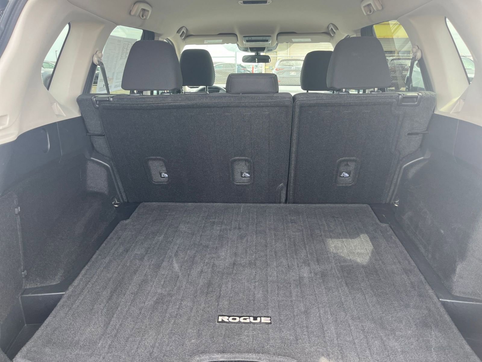 Used 2025 Nissan Rogue SV image 33