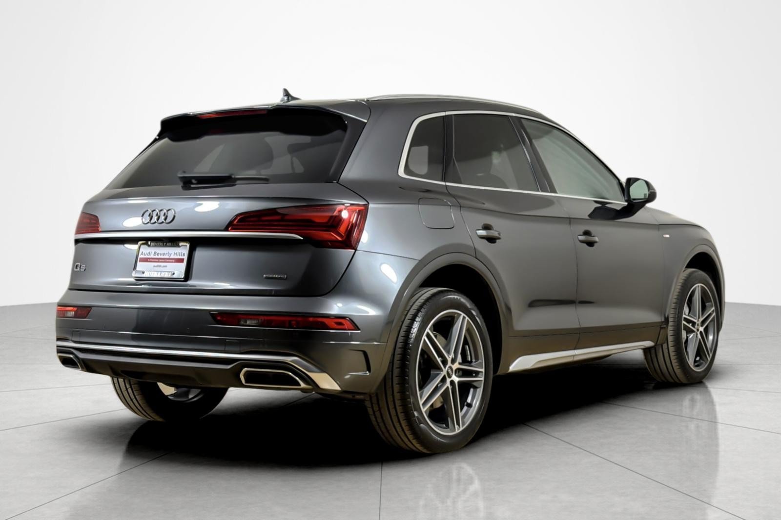 Used 2023 Audi Q5 e Premium Plus w/ Premium Plus Package AWD/4WD image 5