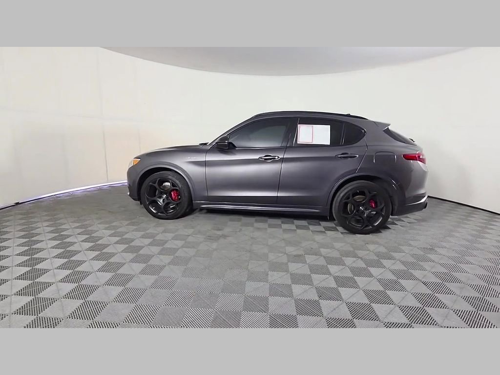Used 2023 Alfa Romeo Stelvio Veloce AWD/4WD image 48