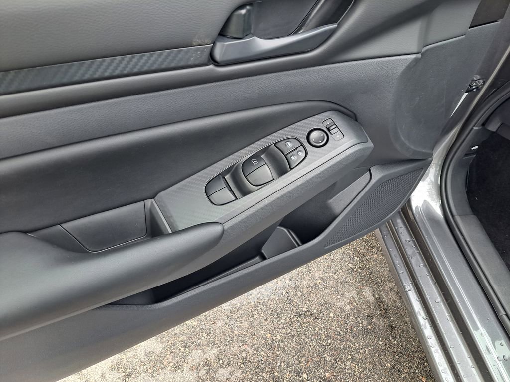 Used 2025 Nissan Altima 2.5 S image 15