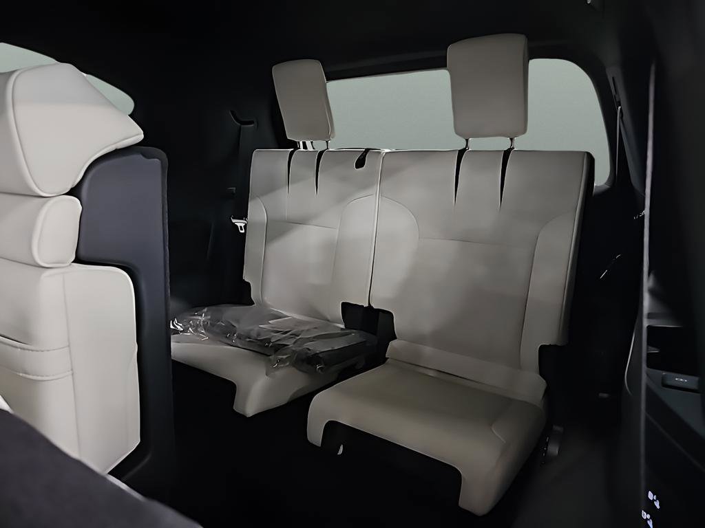 New 2024 Lexus LX 600 4WD w/ Luxury Package image 12