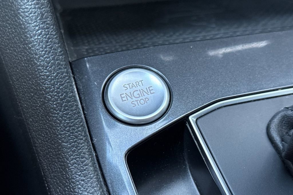 Used 2020 Volkswagen Tiguan SEL Premium R-Line image 22