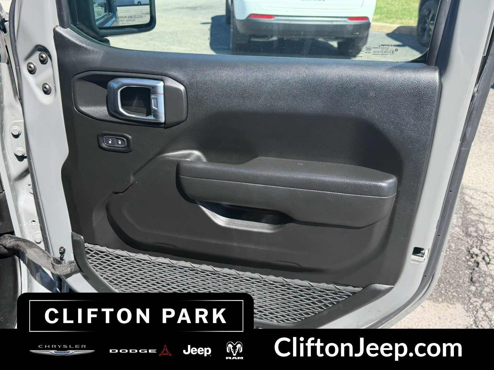 Used 2022 Jeep Wrangler Unlimited Sport image 17