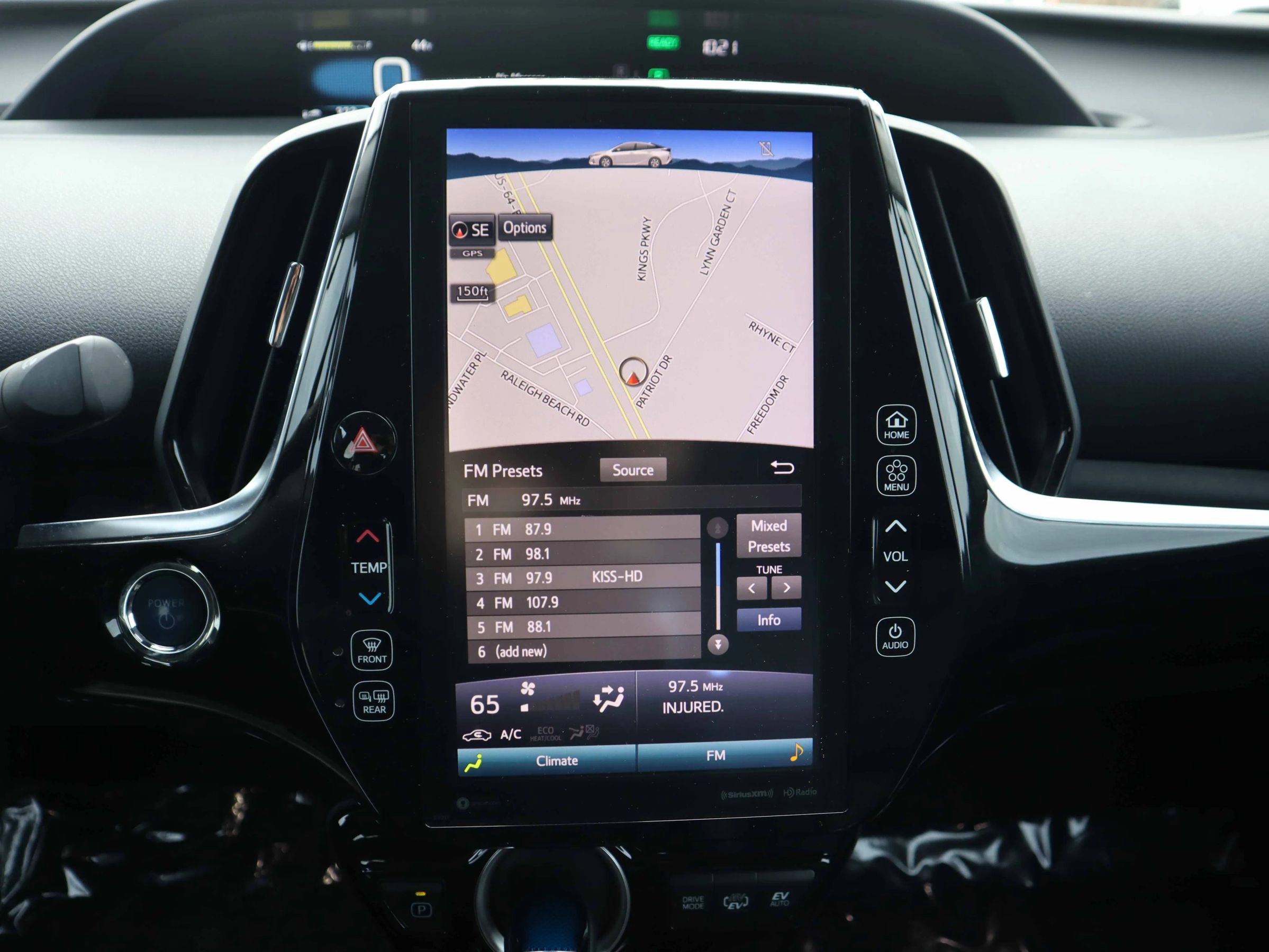 Used 2020 Toyota Prius Prime XLE image 18