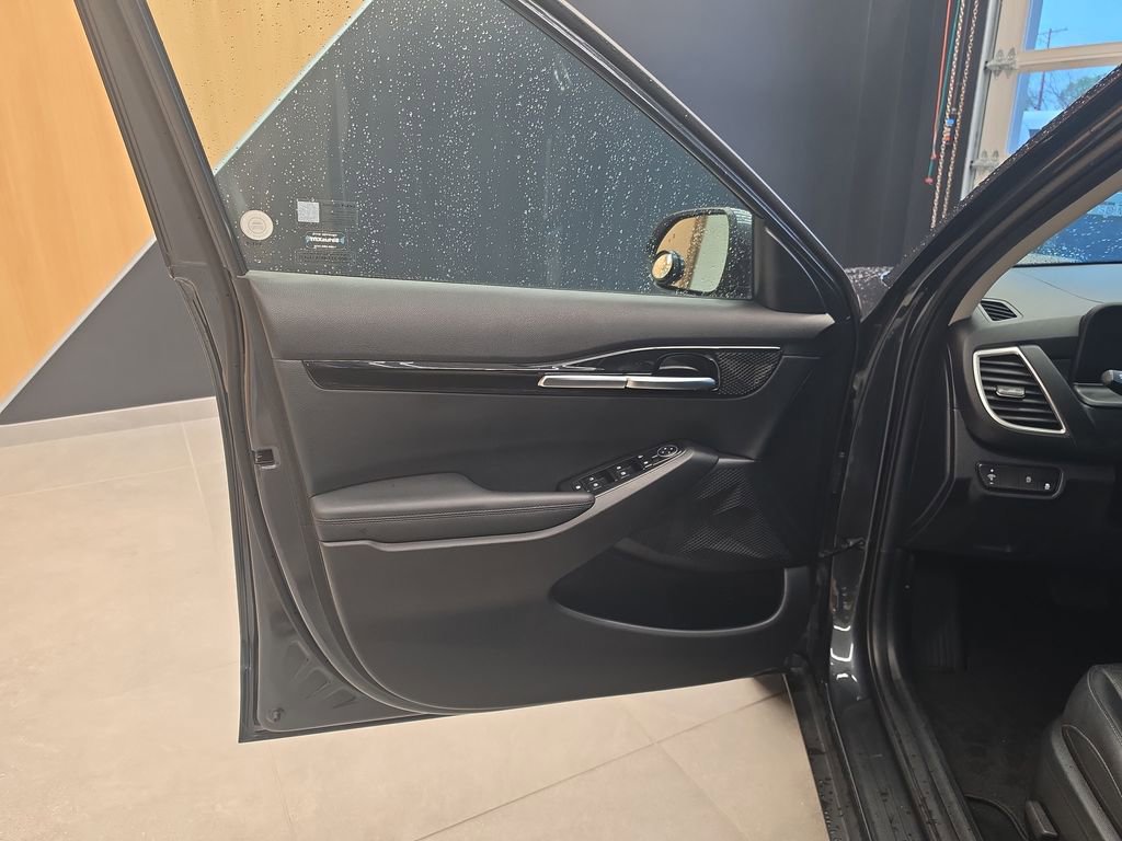 Used 2025 Kia Seltos EX w/ EX Sunroof Package image 11