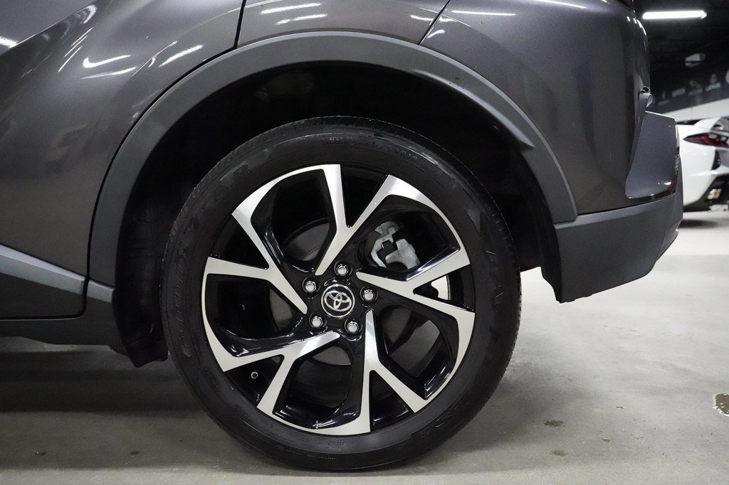 Used 2021 Toyota C-HR XLE FWD image 30