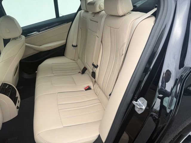 Used 2020 BMW 530i xDrive w/ Convenience Package AWD/4WD image 11