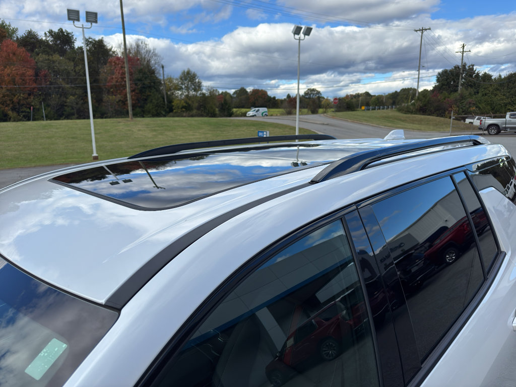 Used 2024 Chevrolet Traverse RS w/ LPO, Floor Liner Package image 9