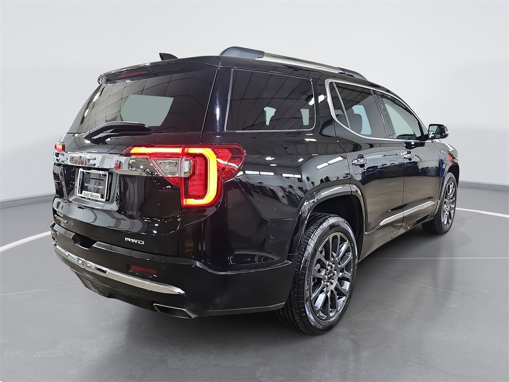 Used 2023 GMC Acadia Denali w/ Black Diamond Edition image 3