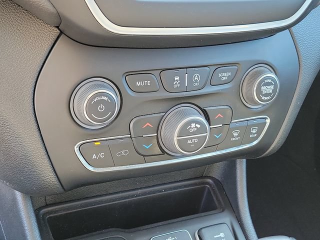 Used 2022 Jeep Cherokee Latitude Lux AWD/4WD image 17