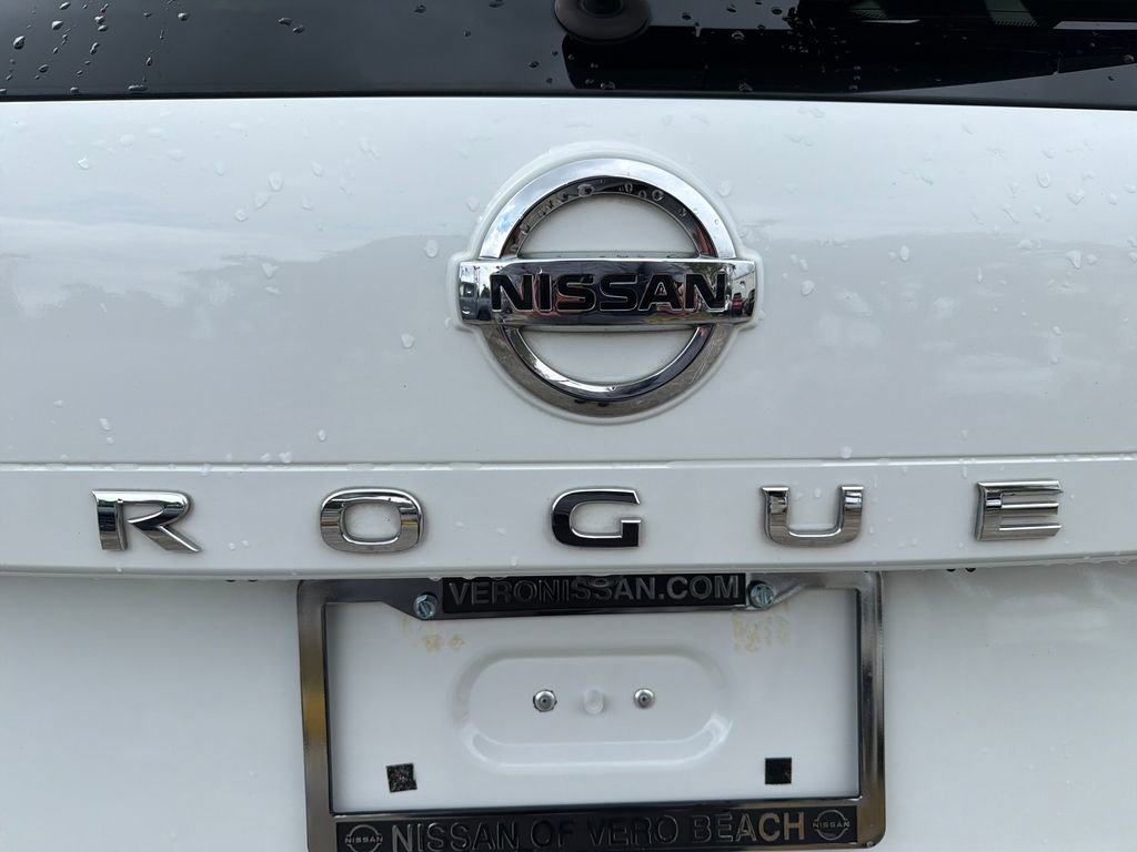 Used 2021 Nissan Rogue S FWD image 9