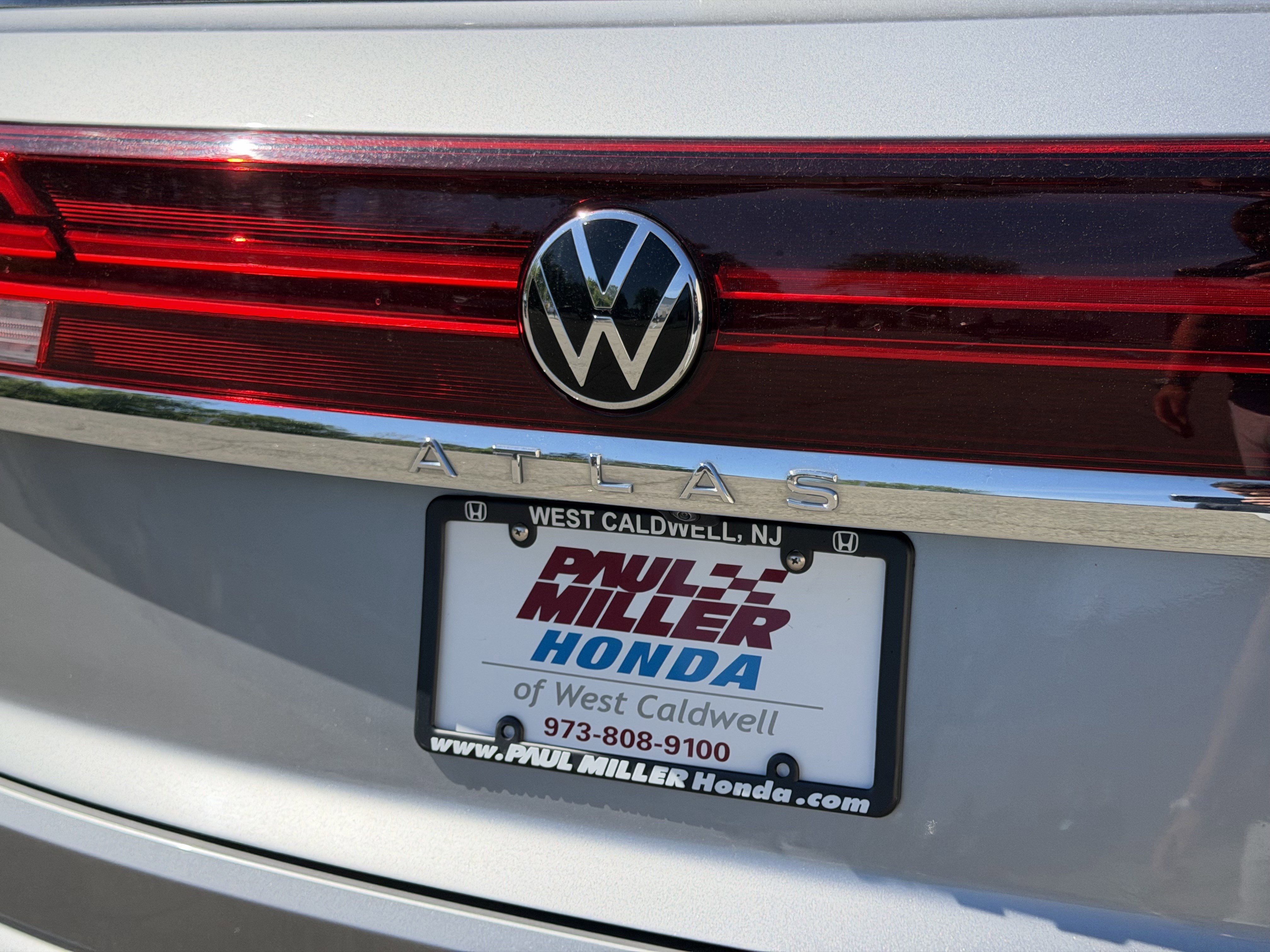 Used 2024 Volkswagen Atlas Cross Sport SE AWD/4WD image 28