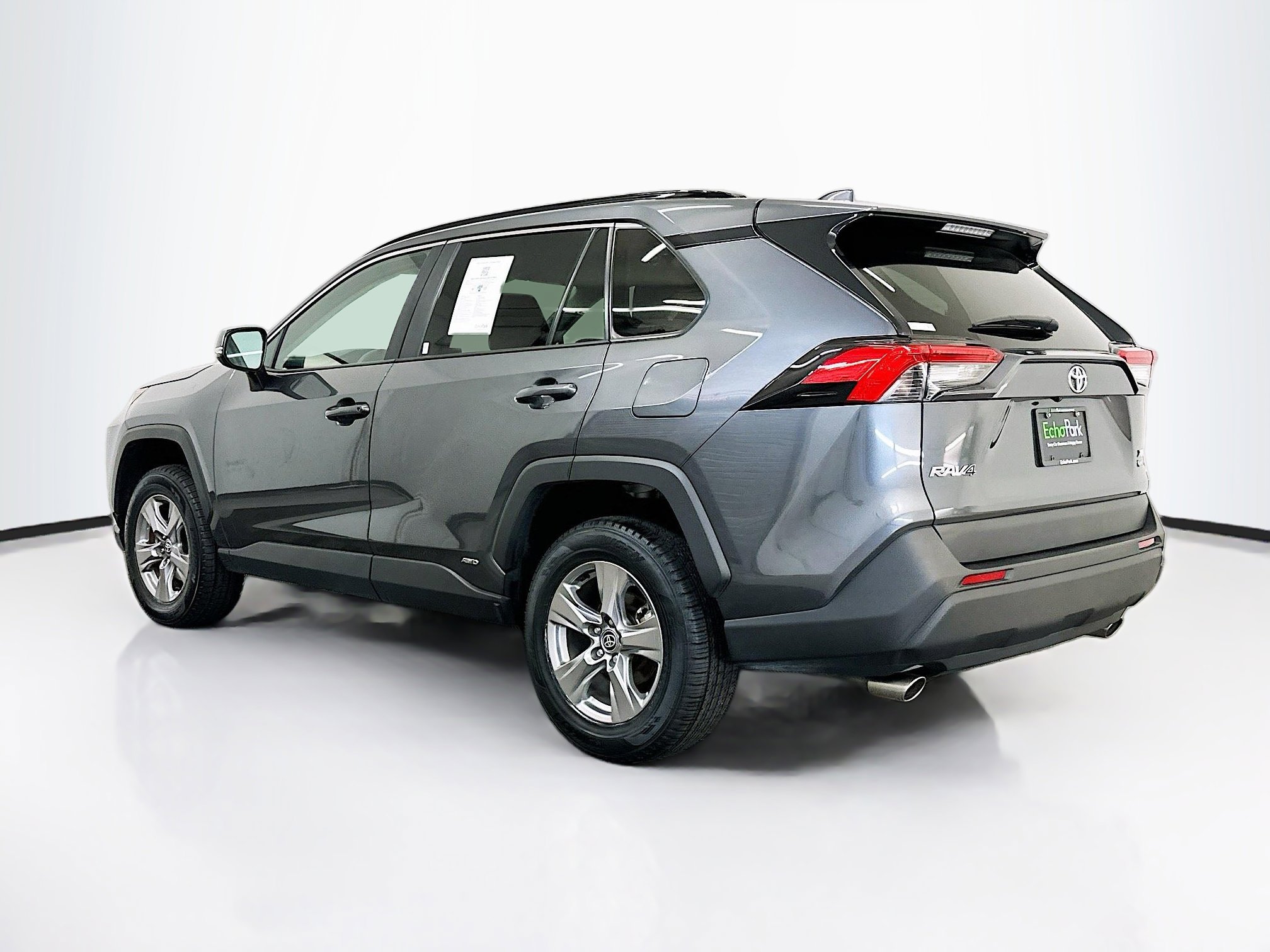 Used 2025 Toyota RAV4 XLE AWD/4WD image 5