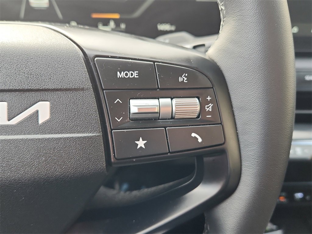 Used 2025 Kia K4 EX image 24