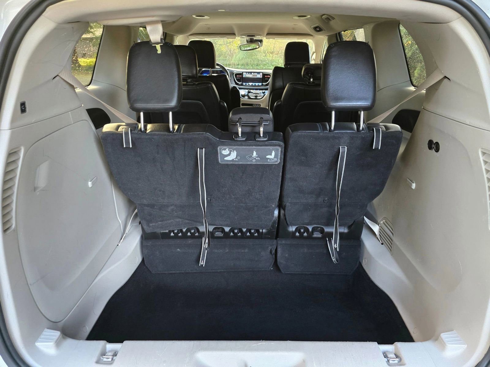 Used 2021 Chrysler Pacifica Touring-L image 13