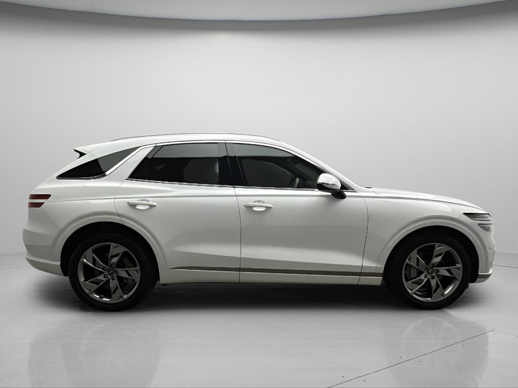Certified 2025 Genesis Electrified GV70 AWD/4WD image 8