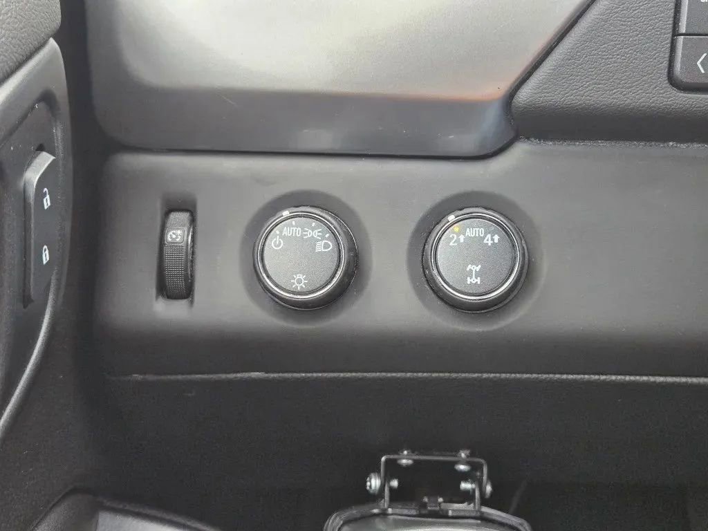 Used 2019 Chevrolet Tahoe LS w/ Enhanced Driver Alert Package image 14