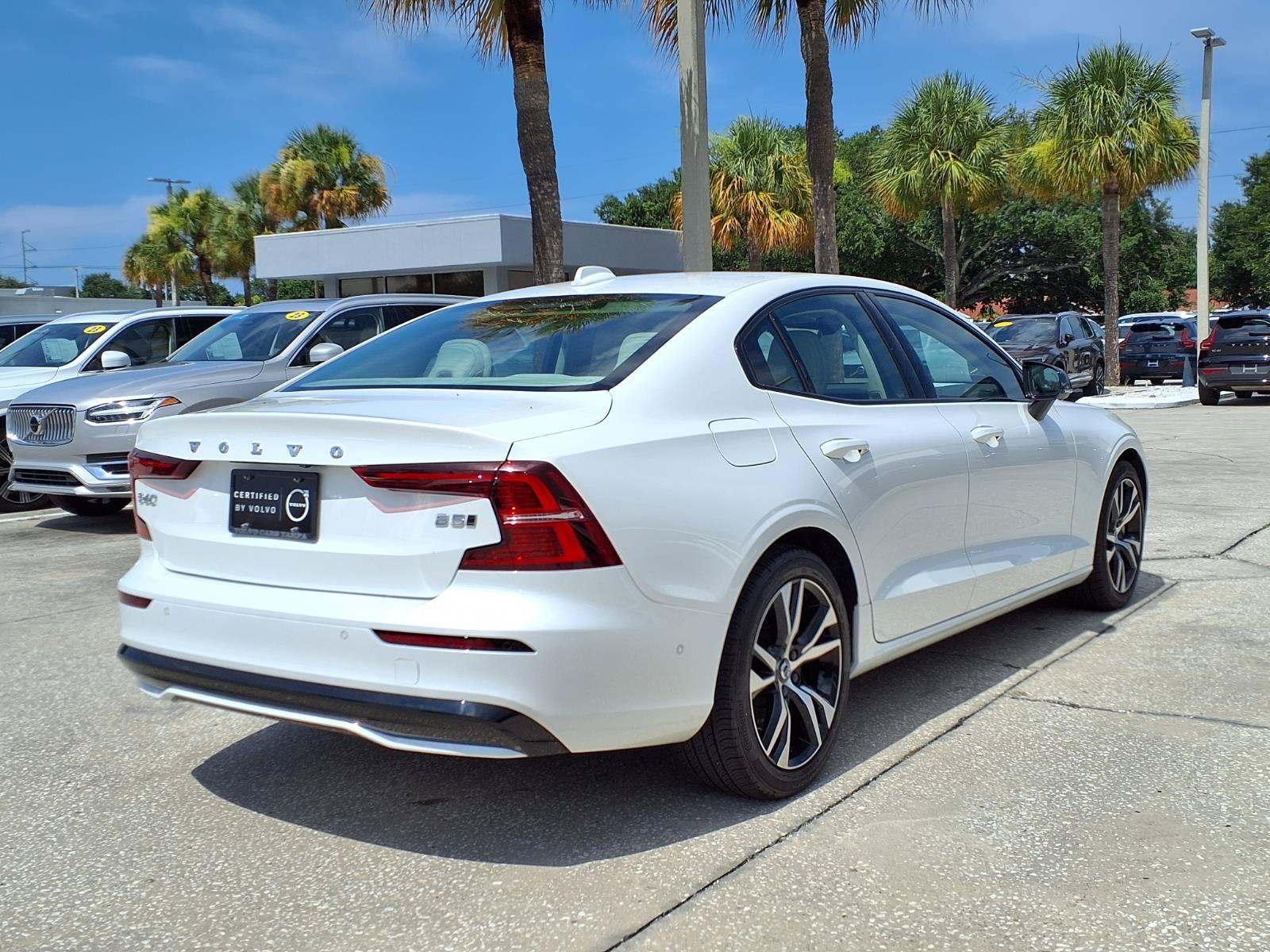 Certified 2025 Volvo S60 B5 Plus AWD/4WD image 7